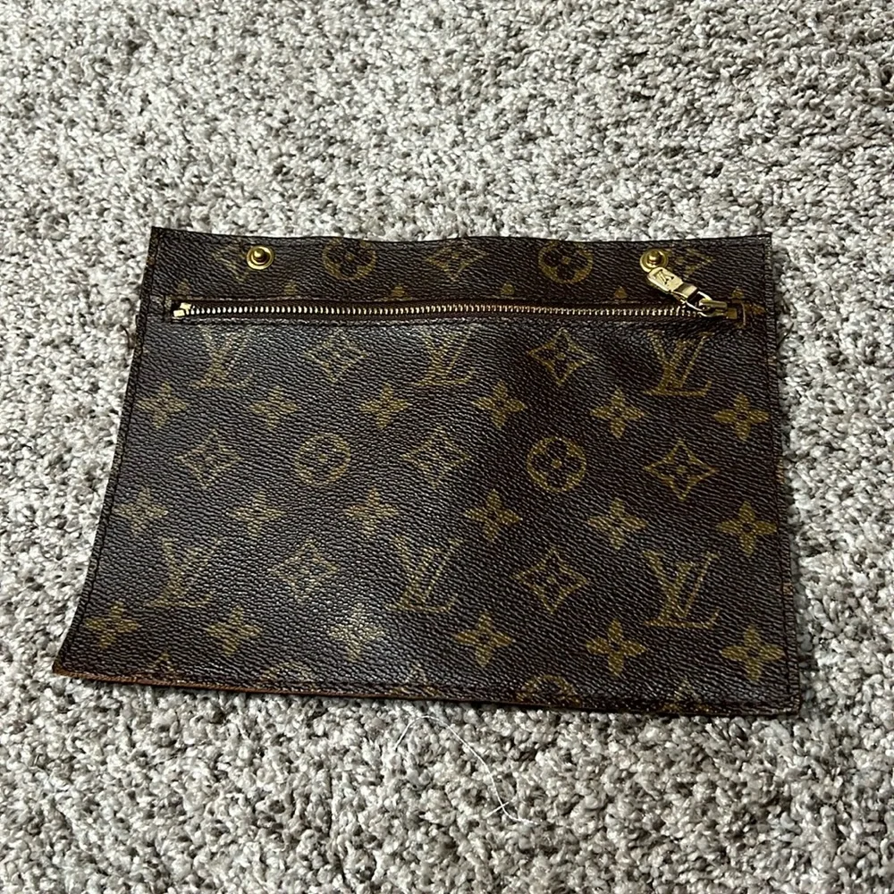 Louis Vuitton Randonnee pouch - Picture 1 of 11